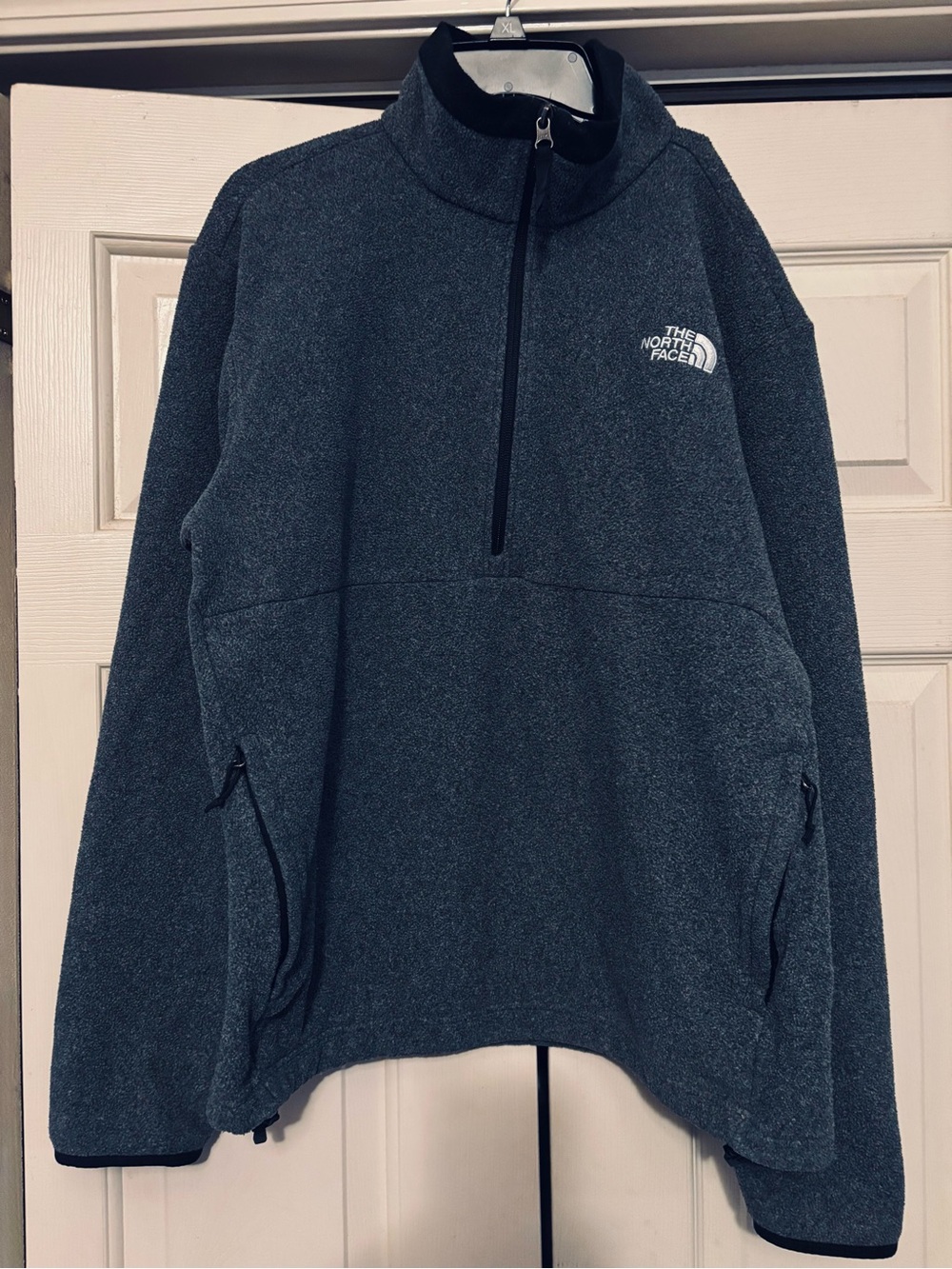 The North Face Men’s Dark Gray Quarter-Zip Fleece Pullover Size Medium